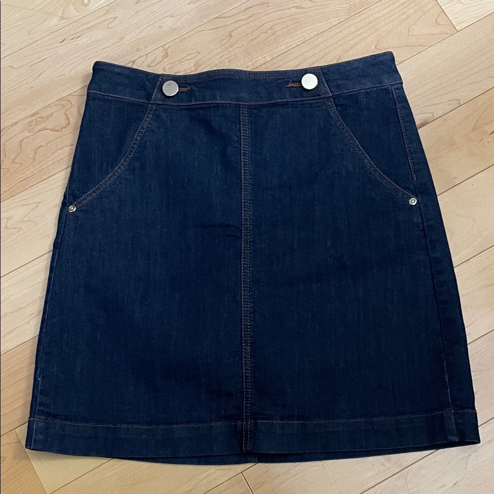 Loft size 2 Classic Denim Skirt - Picture 2 of 6